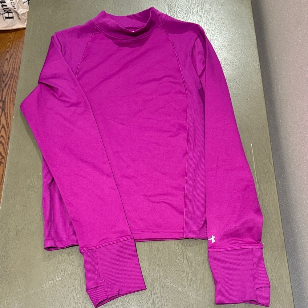 Under Armour Fuchsia Fitted Athletic Top size Medium